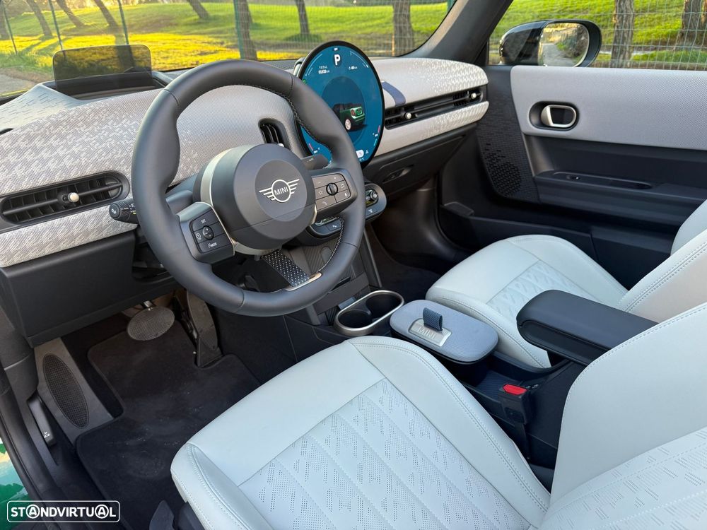 MINI Cabrio - 34