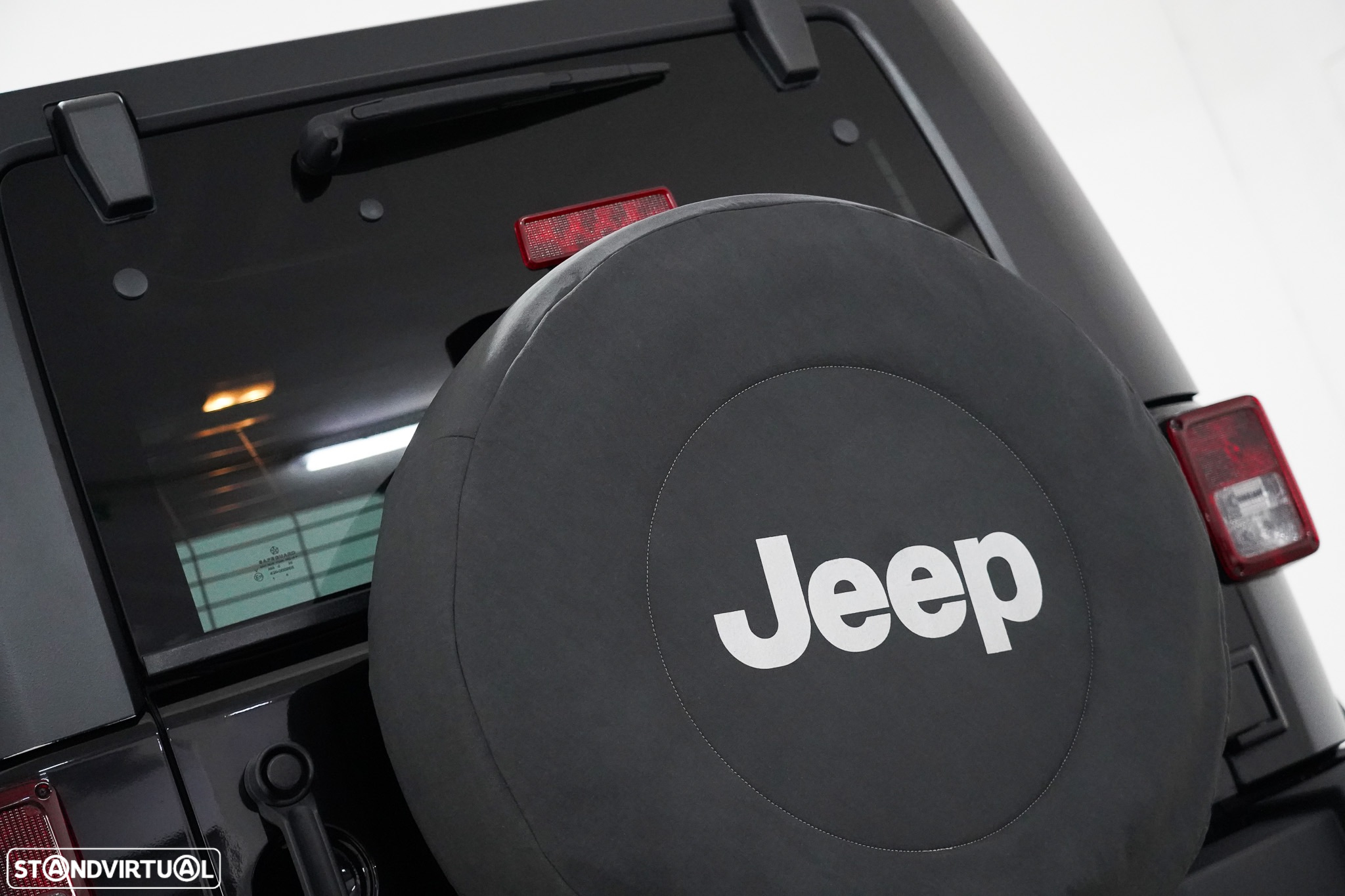 Jeep Wrangler - 11