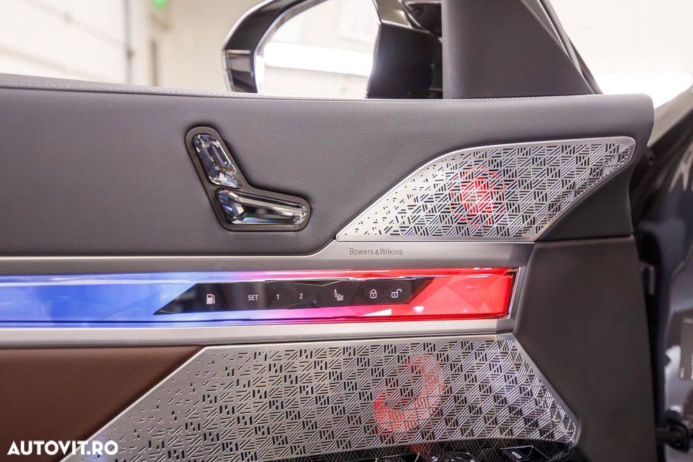 BMW M7 M760e xDrive AT PHEV - 12