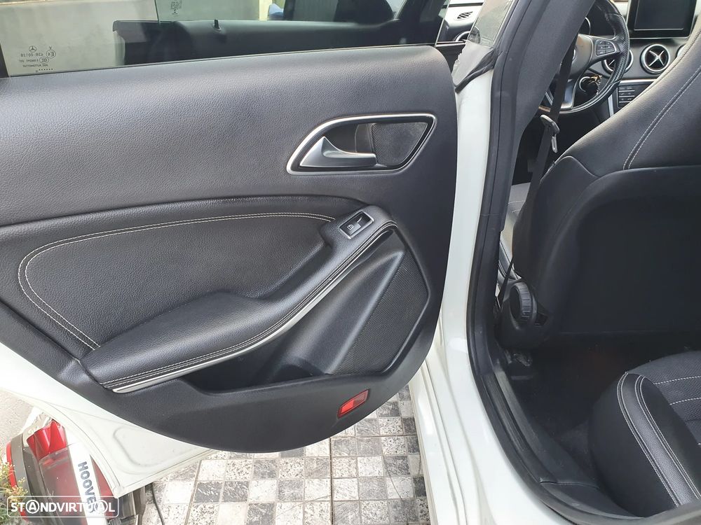 Mercedes-Benz CLA 200 CDi Urban - 11