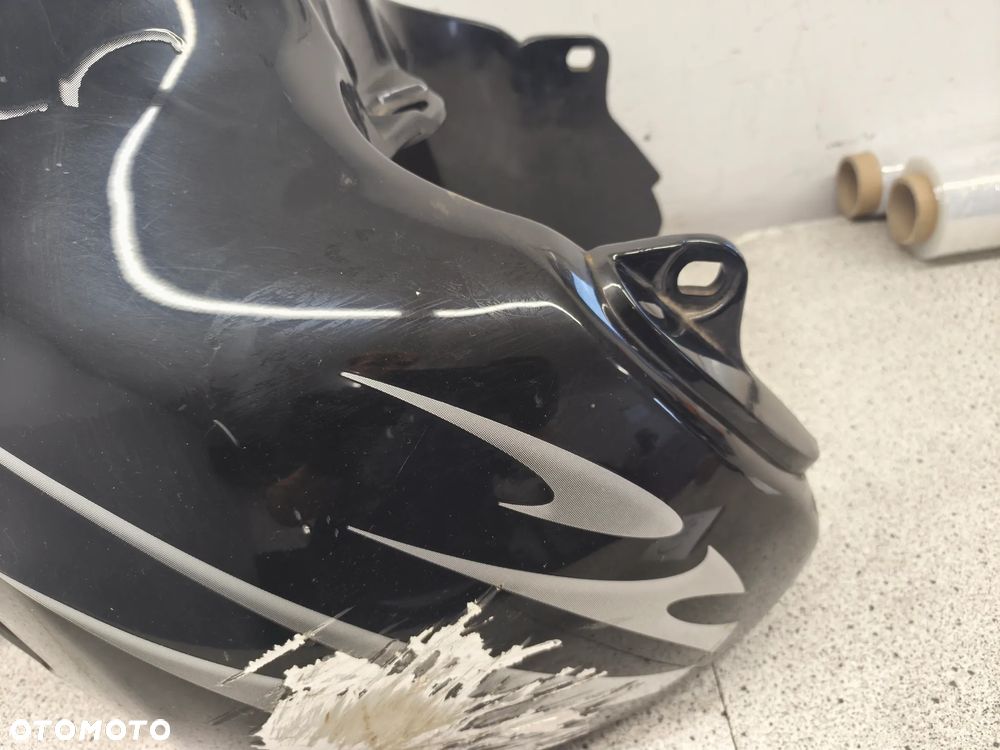 Bak, zbiornik paliwa Triumph Tiger 955i - 11