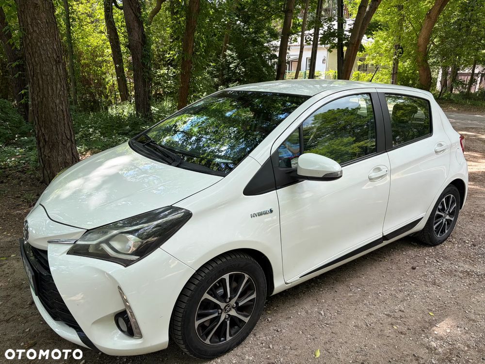 Toyota Yaris Hybrid 100 Active EU6 - 1