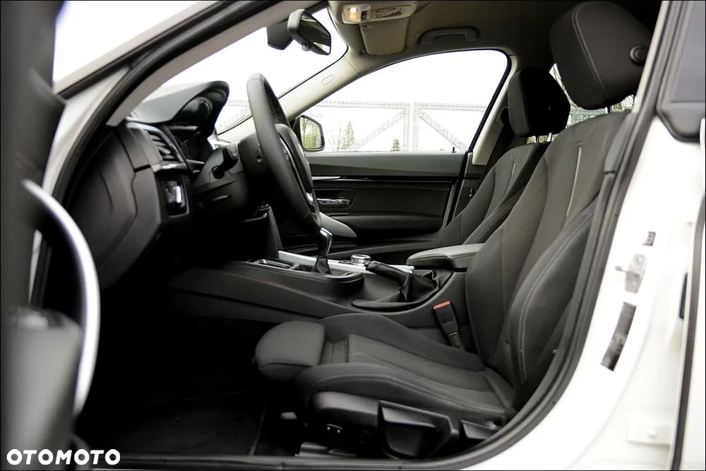 BMW 3GT 318d Luxury Line - 20