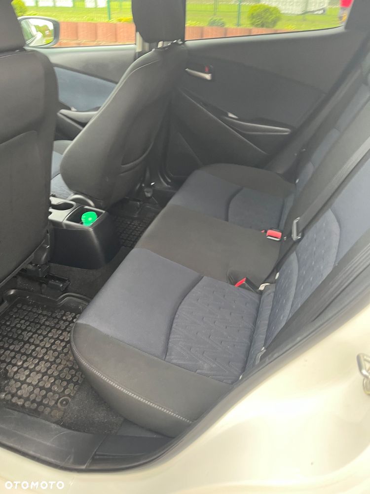 Mazda 2 - 15