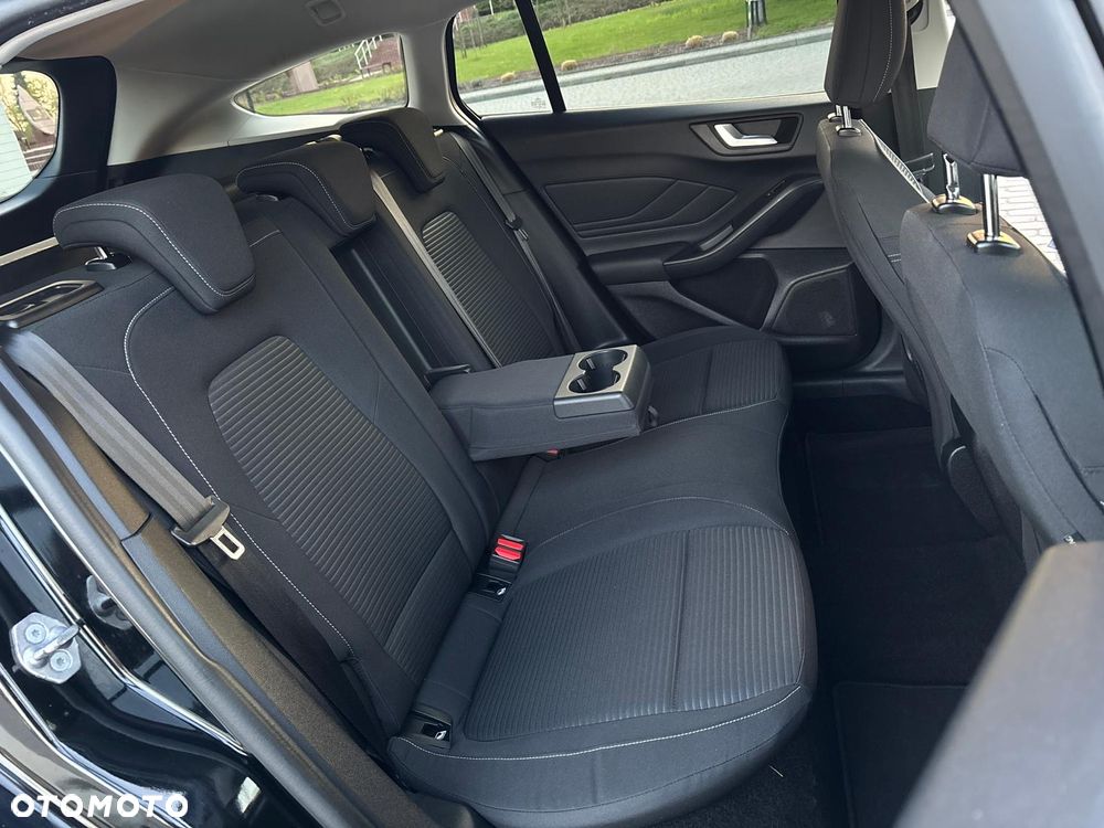 Ford Focus 2.0 EcoBlue Titanium - 12