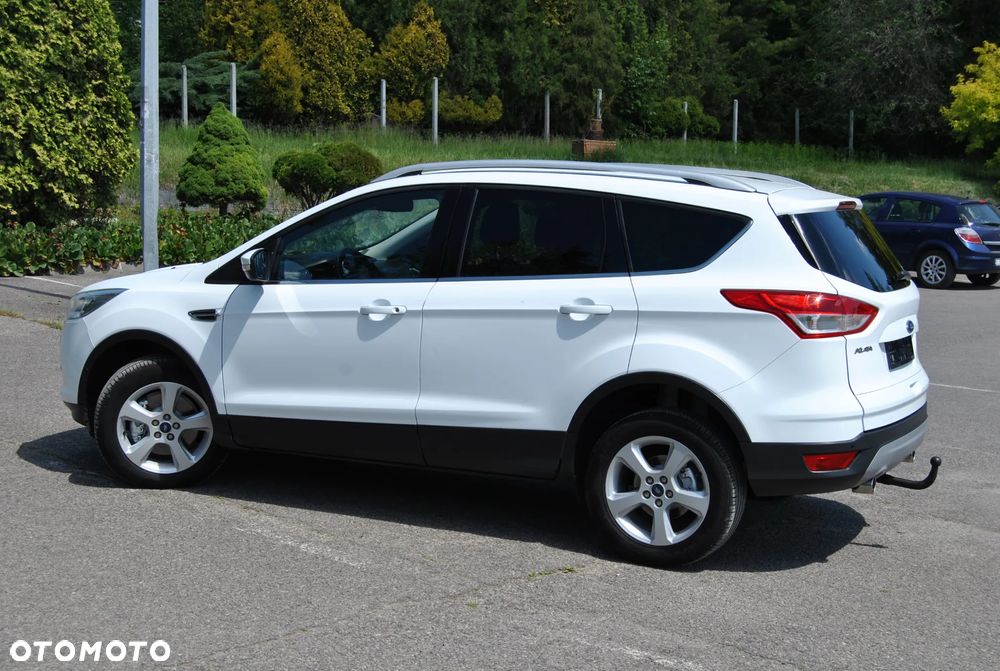 Ford Kuga 2.0 TDCi 2x4 Titanium - 3