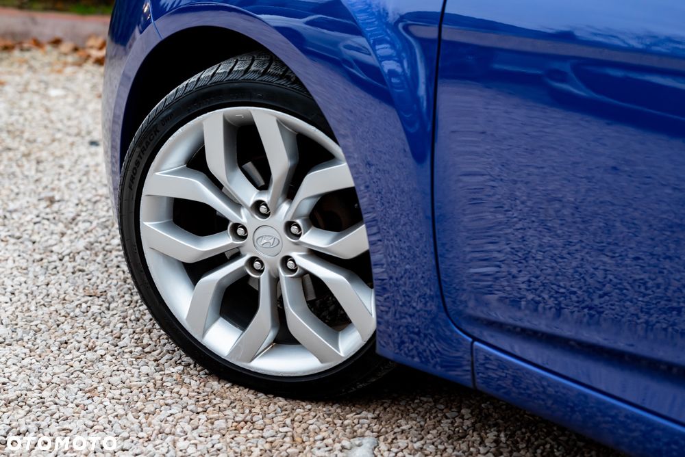 Hyundai Veloster 1.6 Premium - 12