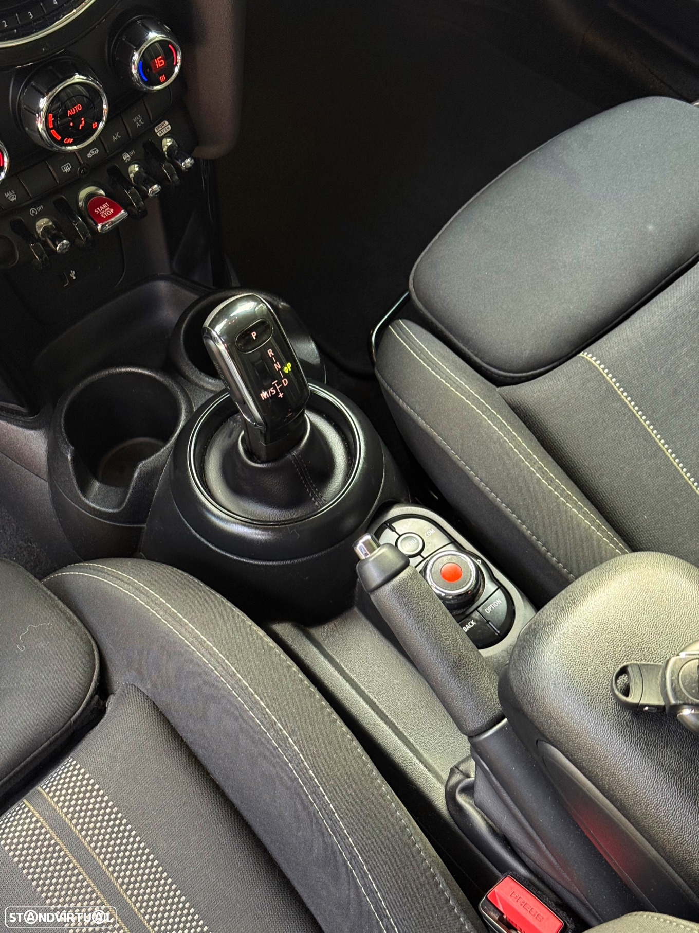 MINI 5 Portas Cooper SD Auto Desportiva - 6