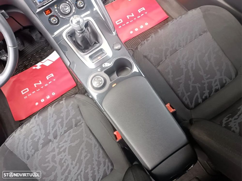 Peugeot 3008 1.6 HDi Premium - 6