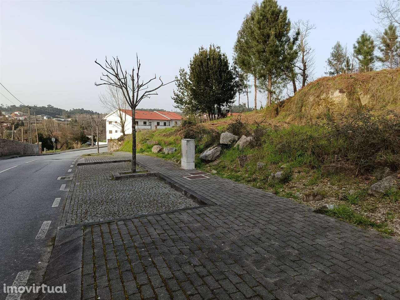 Lote de terreno urbanizado com 392m2 - Grande imagem: 4/6