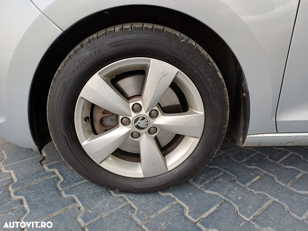 Skoda RAPID 1.2 TSI Ambition - 4