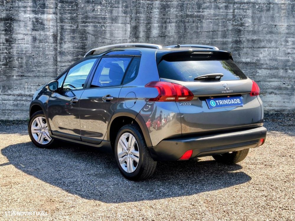 Peugeot 2008 1.2 PureTech Signature — fotografia 3