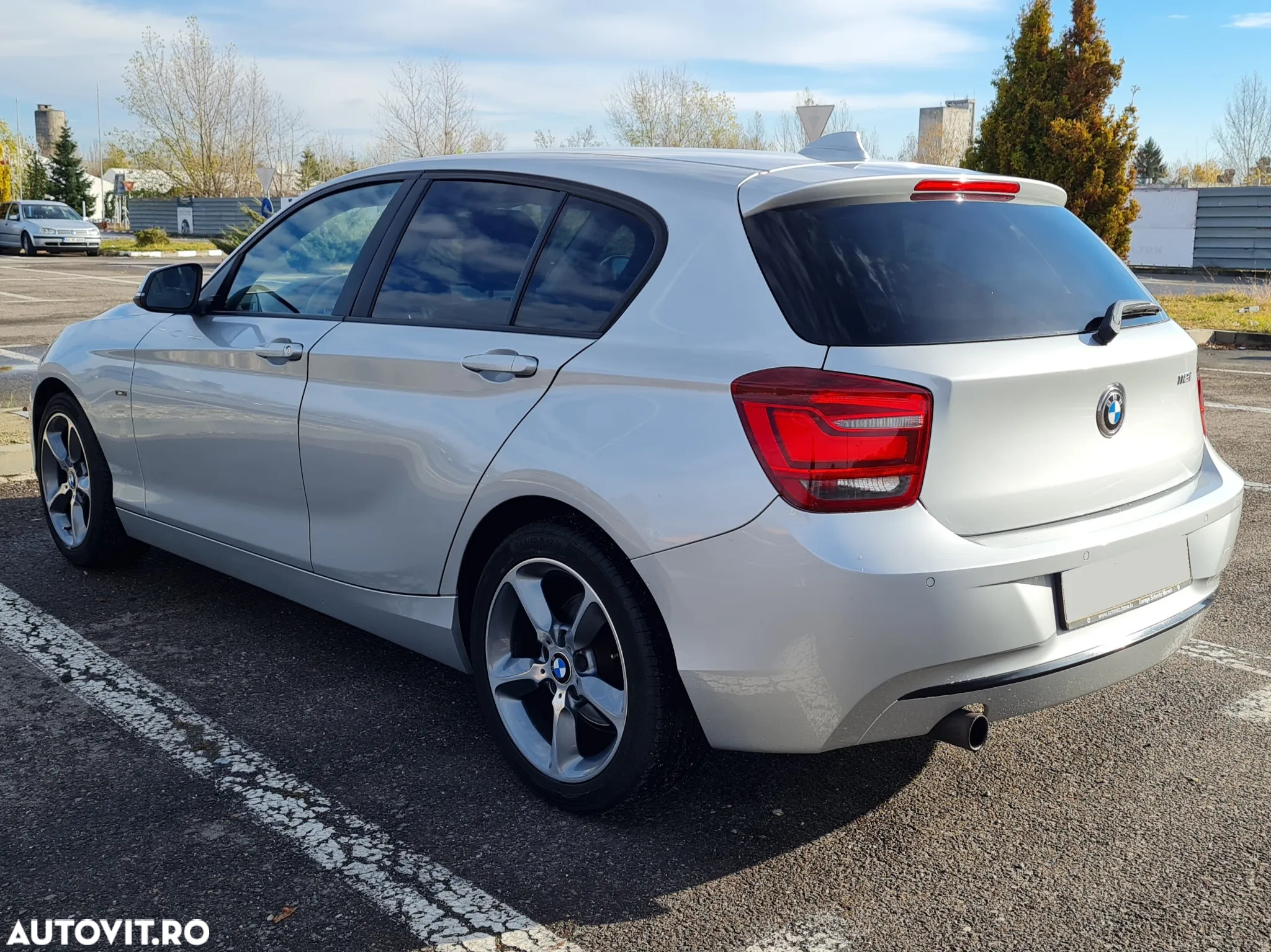 BMW Seria 1 118i - 3