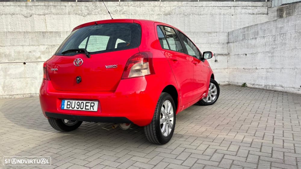 Toyota Yaris 1.0 VVT-i AC Manual+VSC - 3