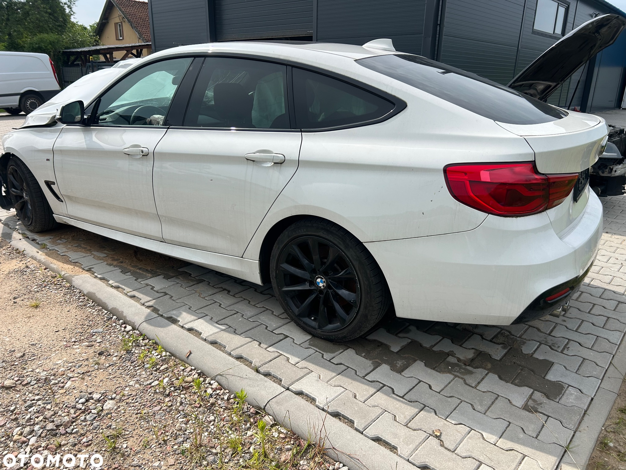 BMW 3GT 330d GT M Sport - 3