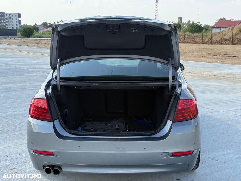 BMW Seria 5 525d xDrive AT - 5
