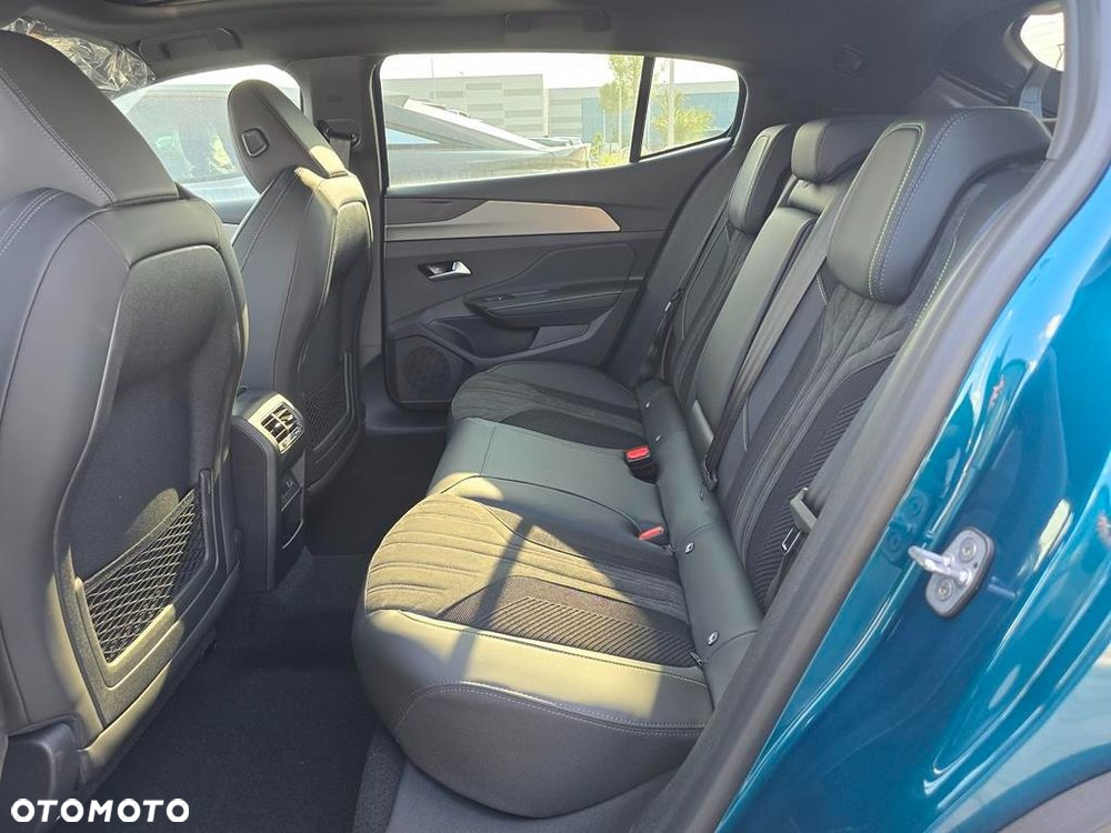 Peugeot 408 1.2 PureTech mHEV GT S&S e-DSC6 - 9