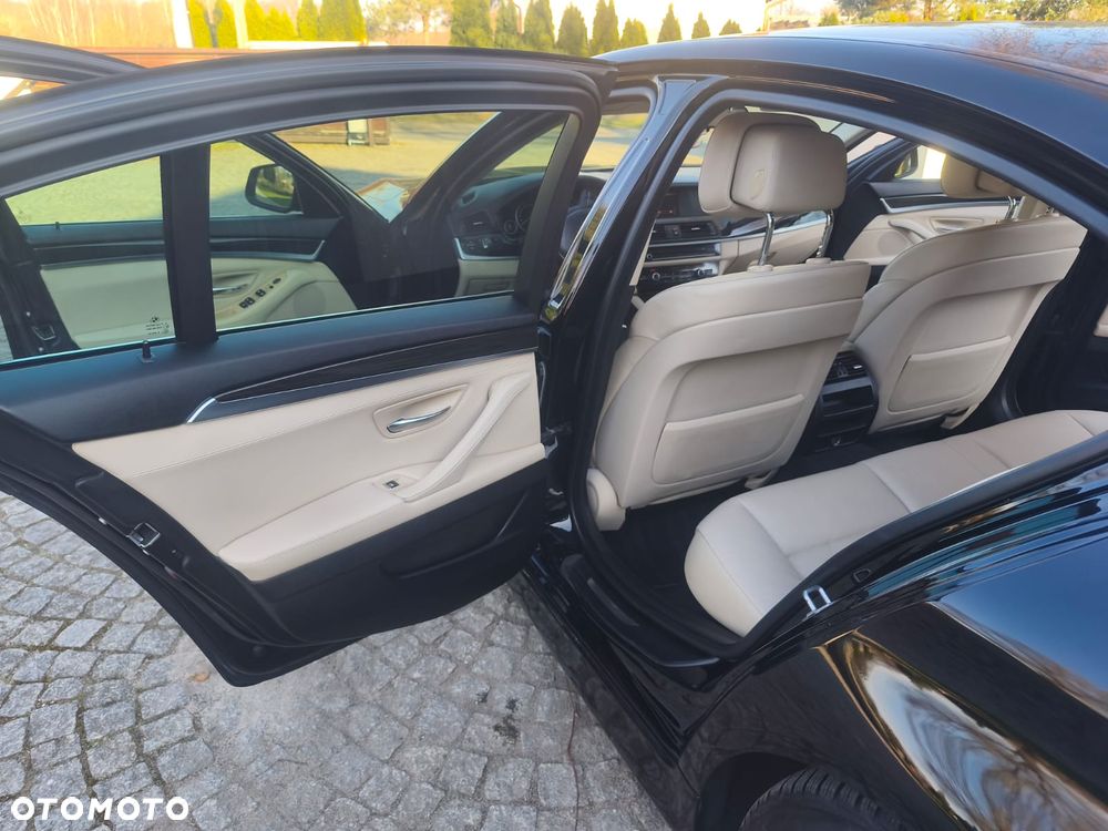 BMW Seria 5 520d - 23