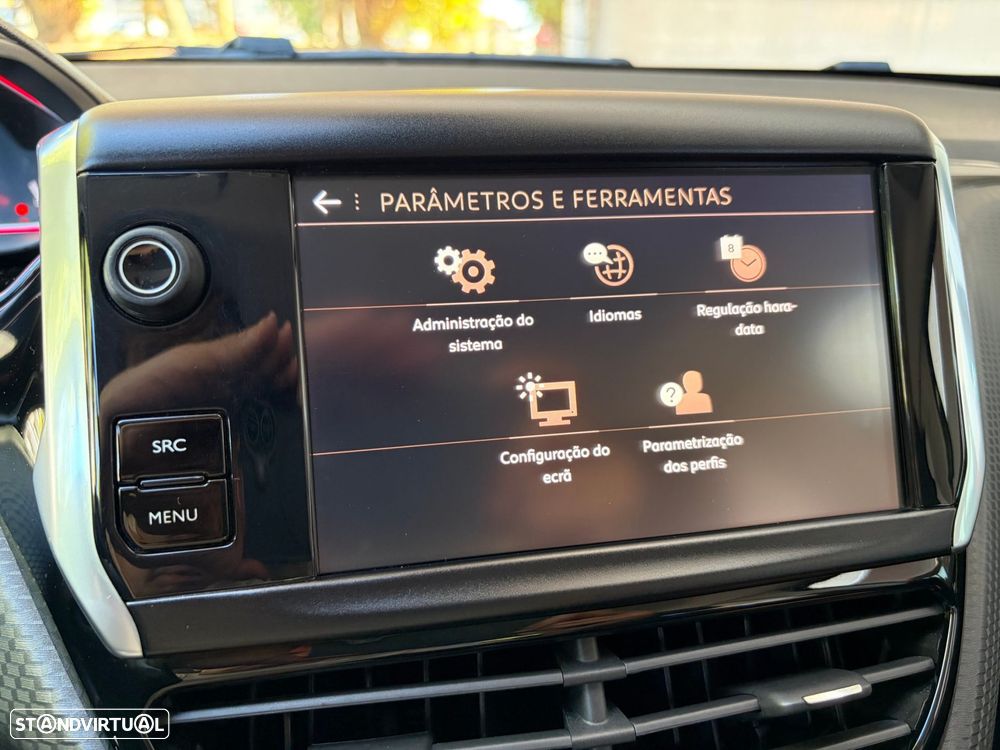 Peugeot 2008 1.2 PureTech GT Line - 24