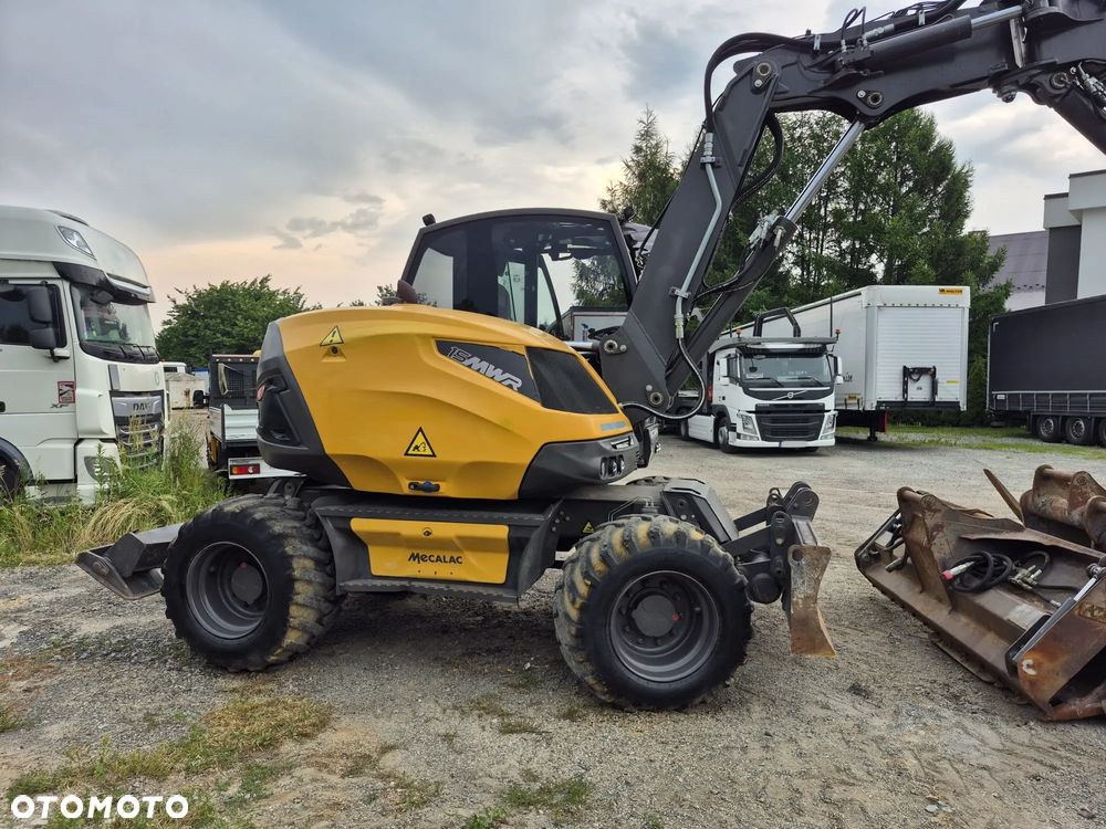 Liebherr A914 - 9