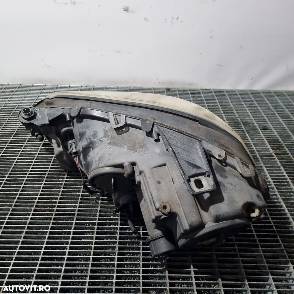 Far Dreapta Mercedes ML W164 2005 - 2008 SUV 4 Usi (1446) Xenon - 3