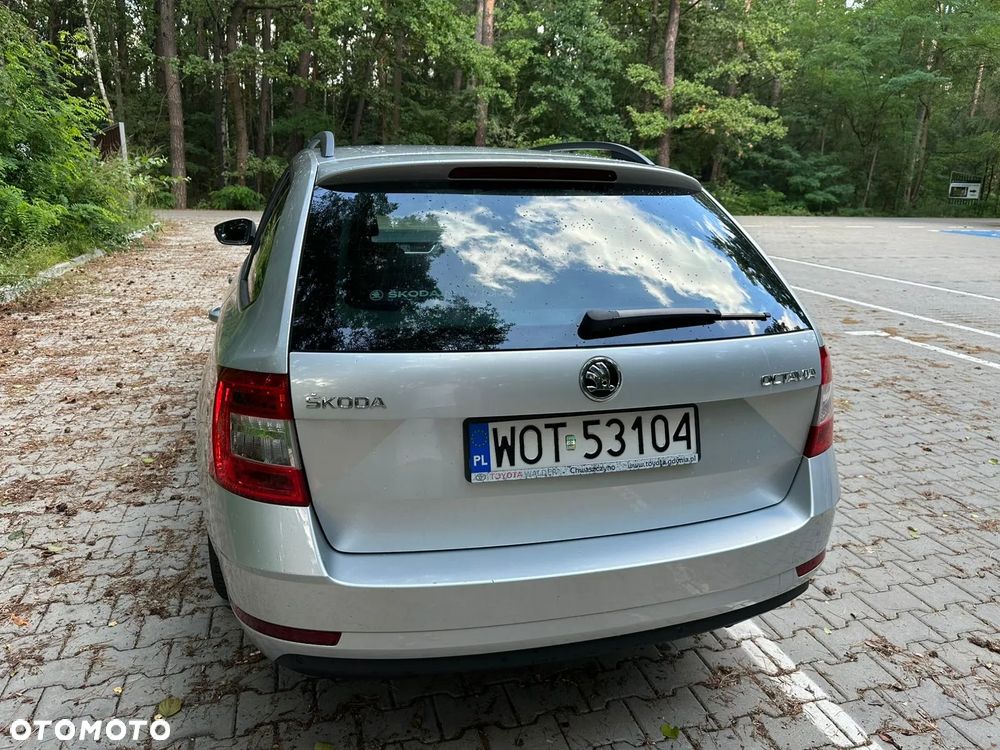 Skoda Octavia 2.0 TDI Ambition DSG - 8