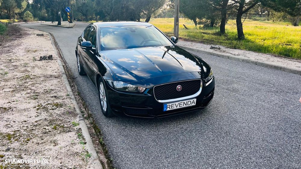 Jaguar XE - 16