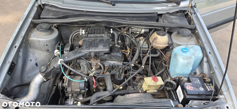 Volkswagen Golf 1.6 CL - 13
