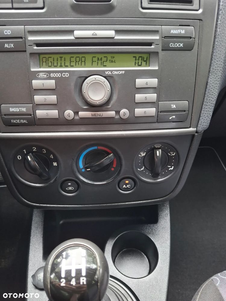 Ford Fiesta - 16