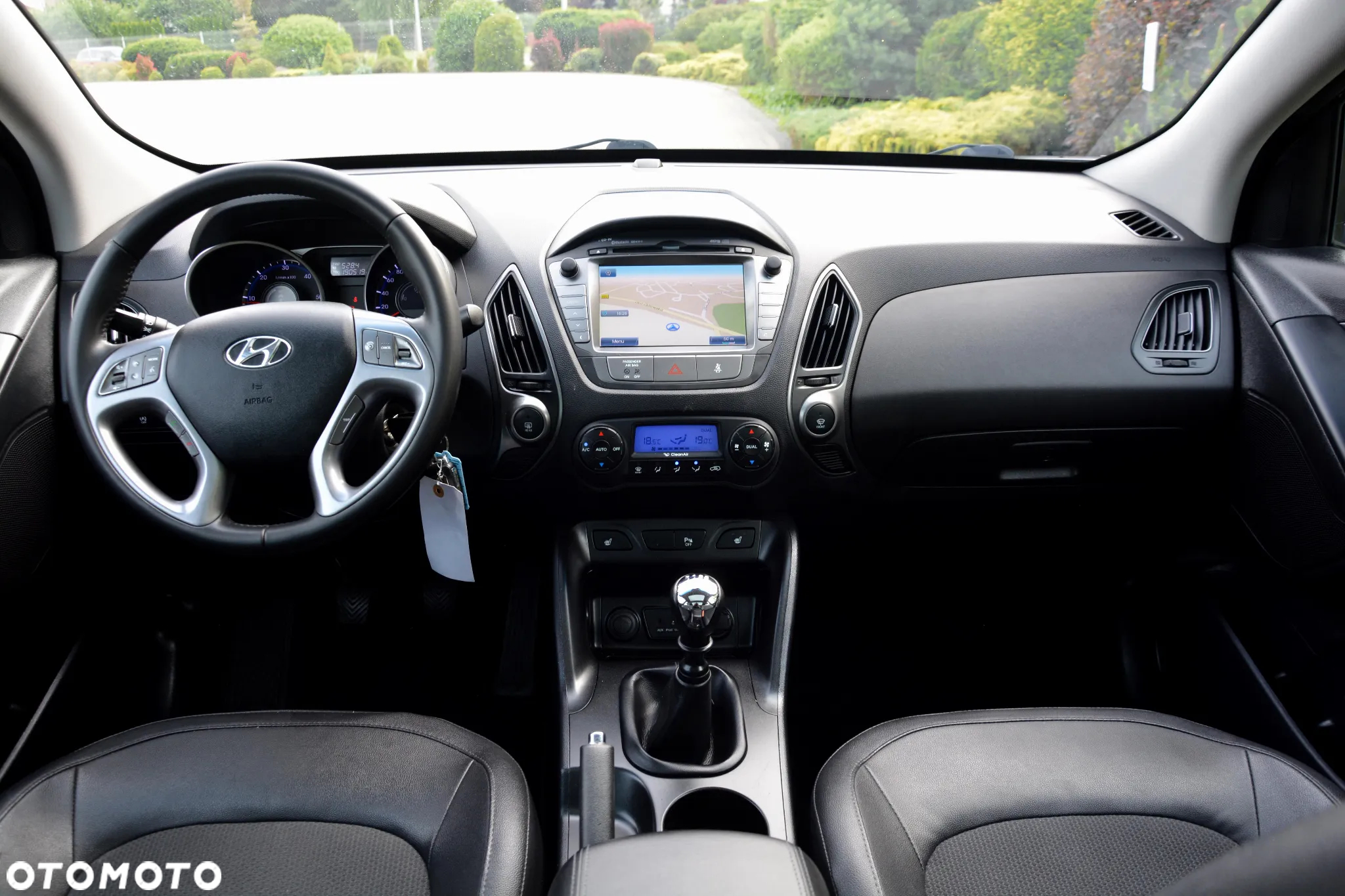 Hyundai ix35 1.7 CRDi 2WD blue Finale Gold - 25