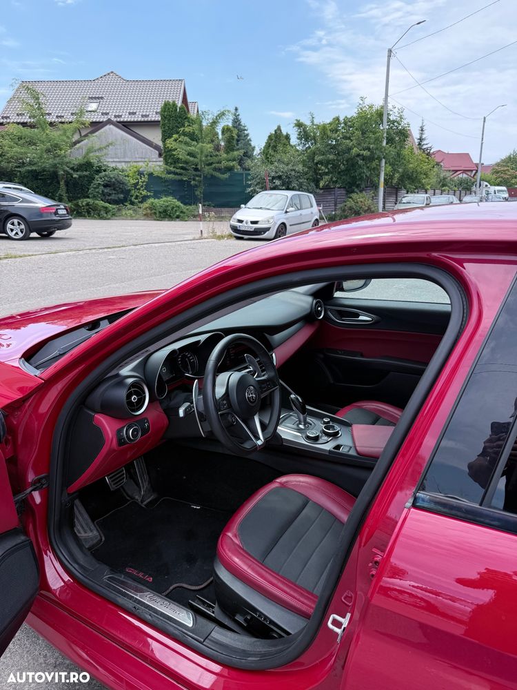 Alfa Romeo Giulia 2.0 Turbo RWD AT8 - 10
