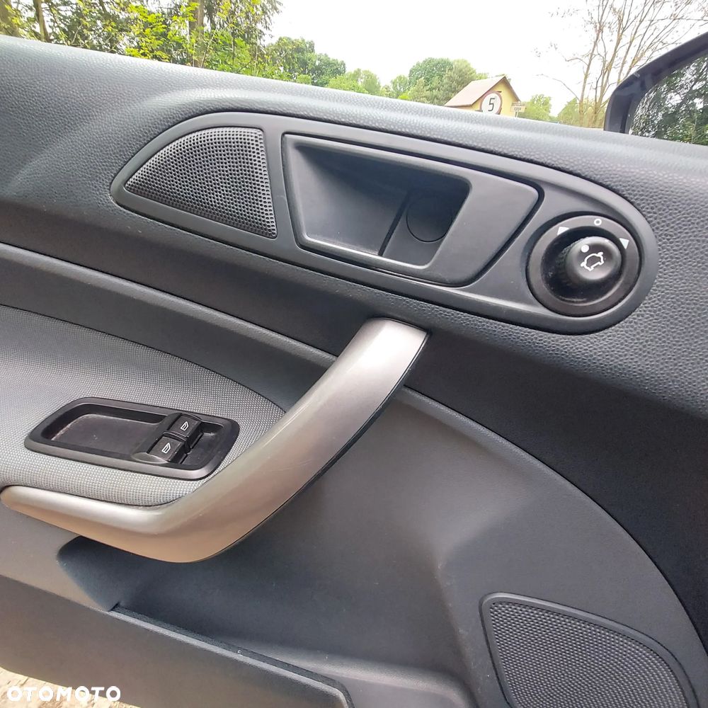 Ford Fiesta 1.25 Ambiente - 17