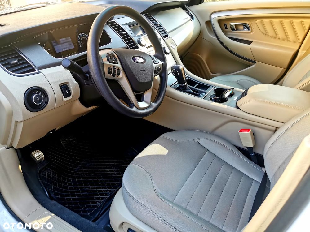 Ford Taurus - 13