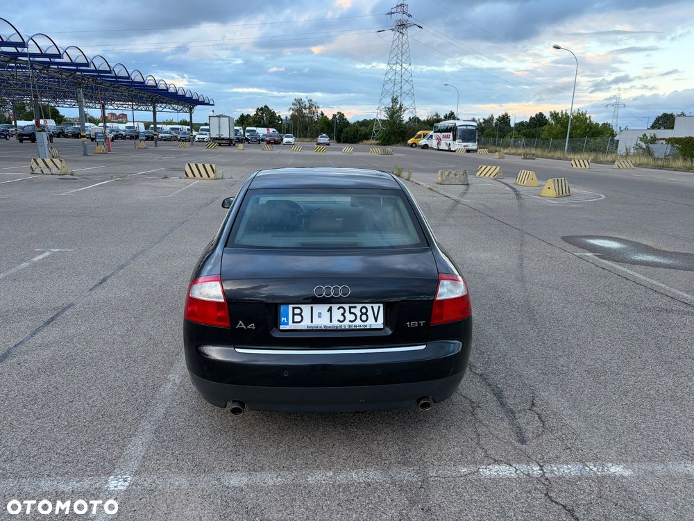 Audi A4 Limousine - 5