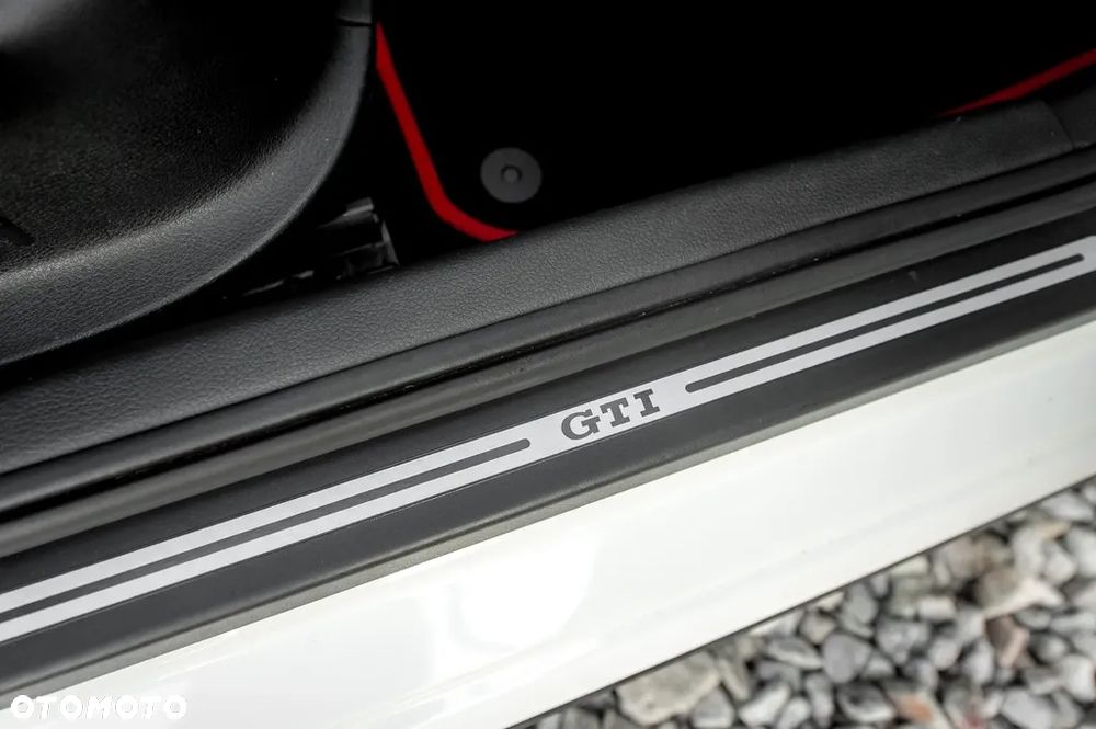 Volkswagen Polo 1.4 DSG GTI - 22