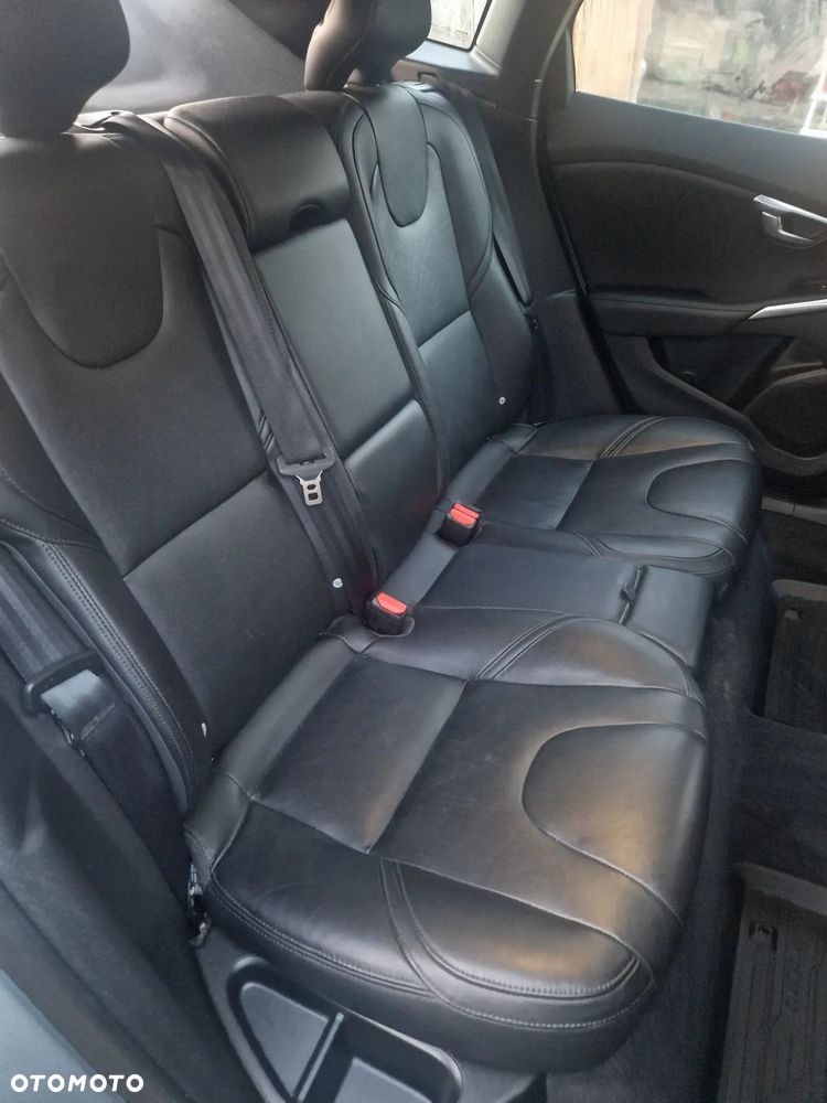 Volvo V40 D2 Momentum - 12
