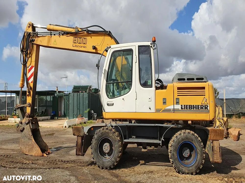 Liebherr 900 C Excavator pe roți - 3