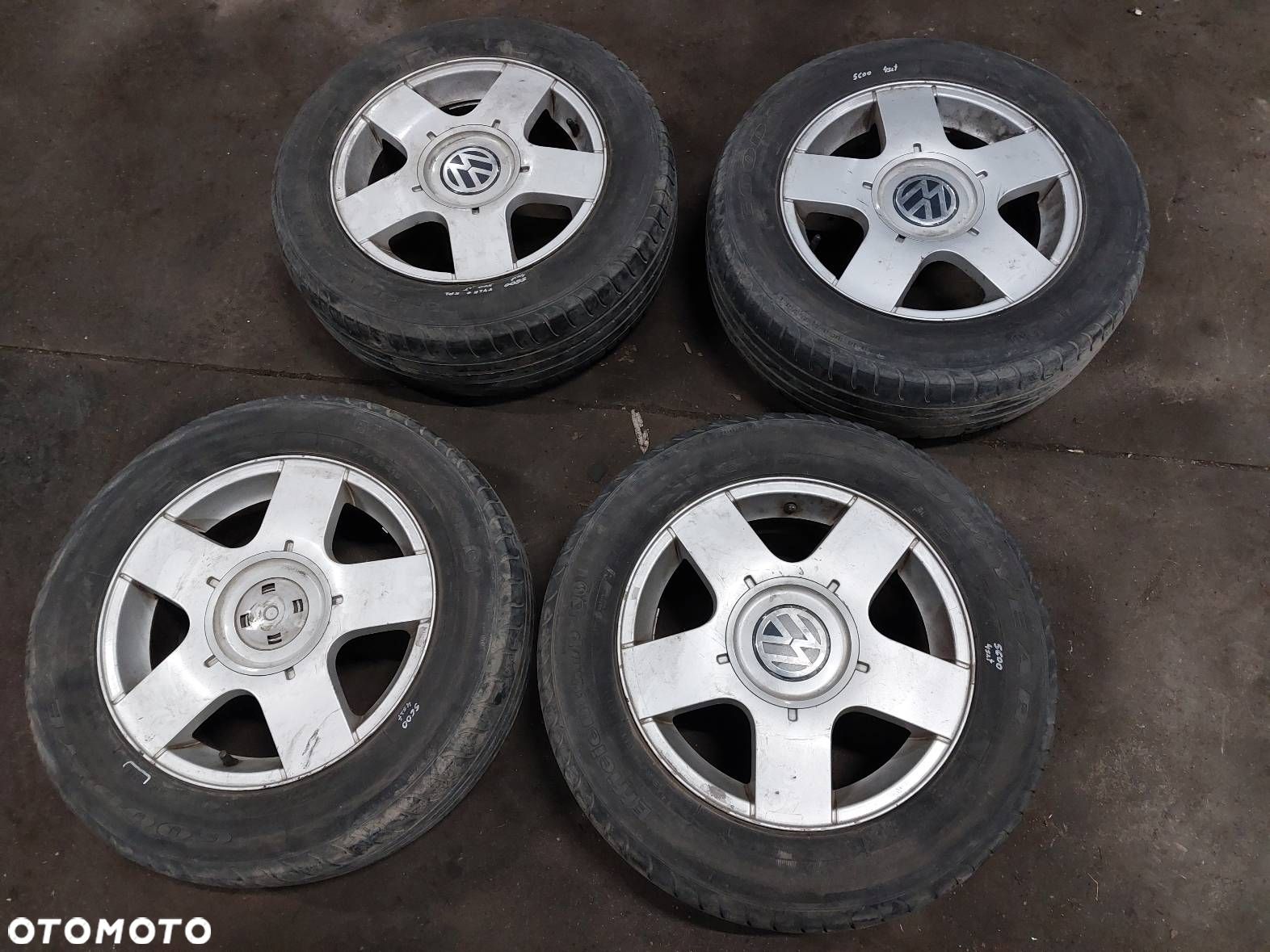 KOŁA KOMPLET FELGI OPONY LETNIE 4 SZT 5x100 195/65R15 VW AUDI SKODA - 1