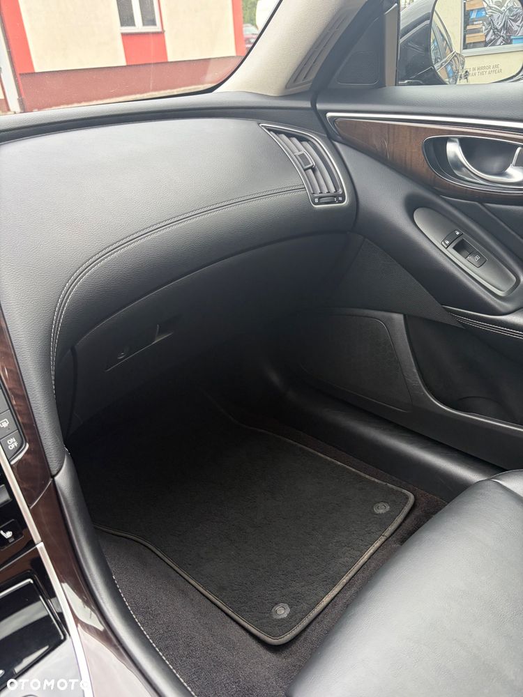 Infiniti Q50 - 10