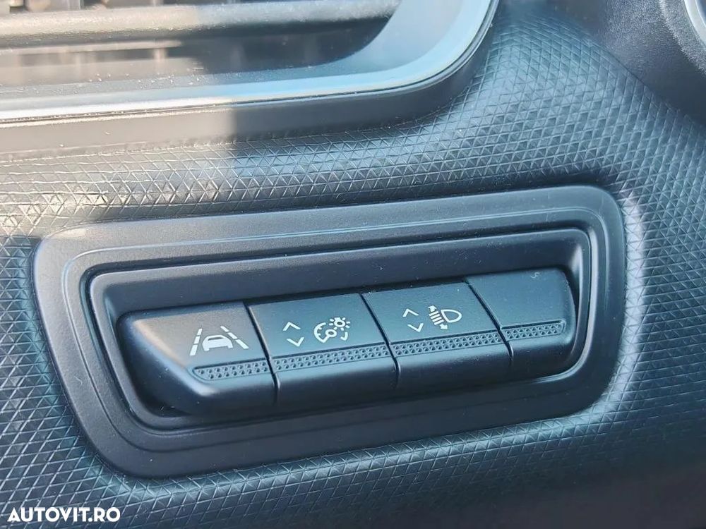 Renault Clio E-TECH Hybrid 140 BUSINESS EDITION - 21