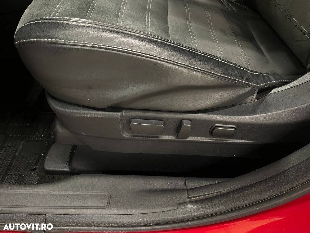 Mitsubishi Outlander 2.4 4WD Plug-In Hybrid - 19