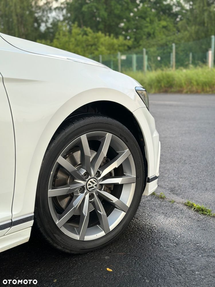Volkswagen Passat Variant 2.0 TDI SCR DSG (BlueM Tech) Highline - 17