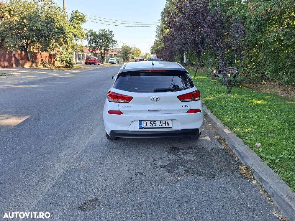 Hyundai i30 1.4 100CP 5DR M/T Comfort - 6
