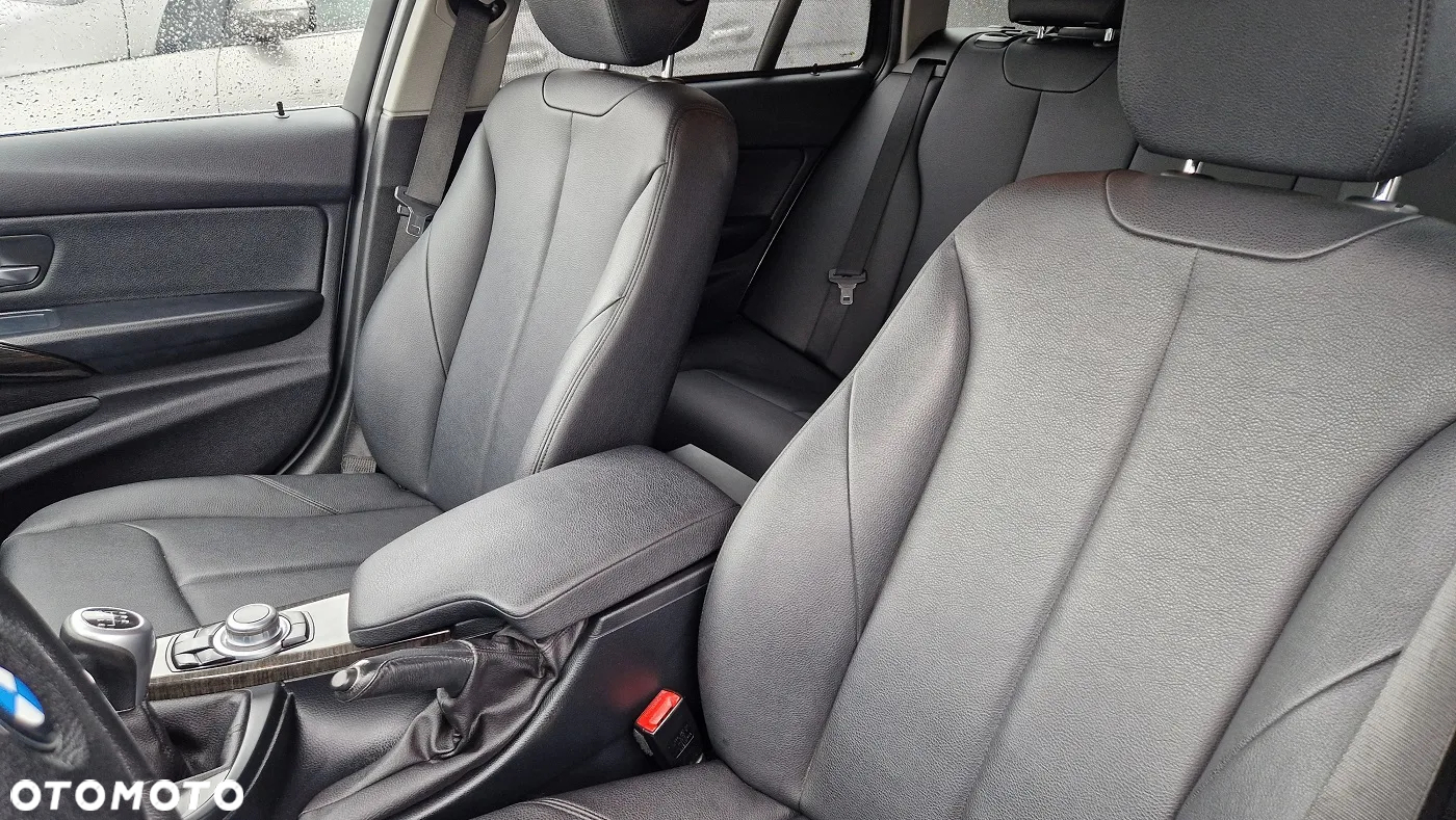 BMW Seria 3 320d Luxury Line - 14