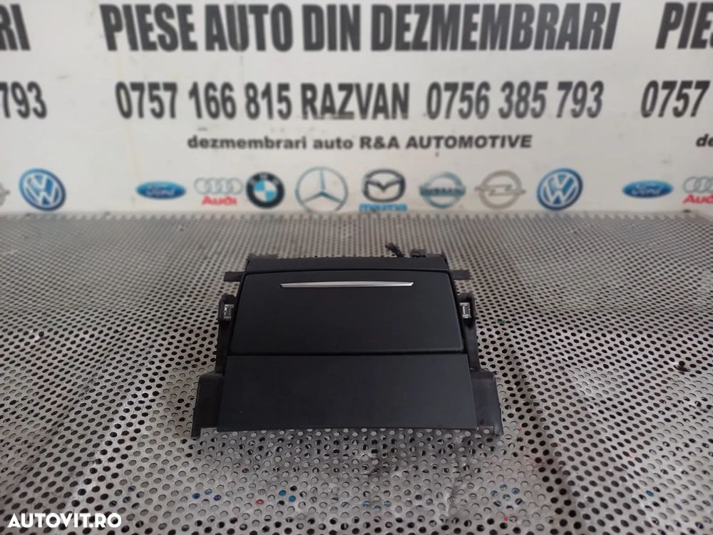Priza Bricheta Spate Cotiera Audi A8 4H D4 An 2010-2011-2012-2013-2014-2015-2016-2017 Dezmembrez Au - 2