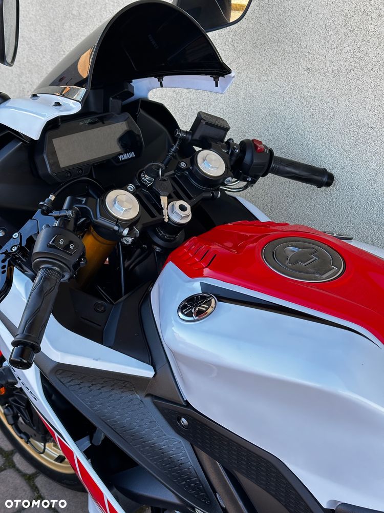 Yamaha YZF - 22