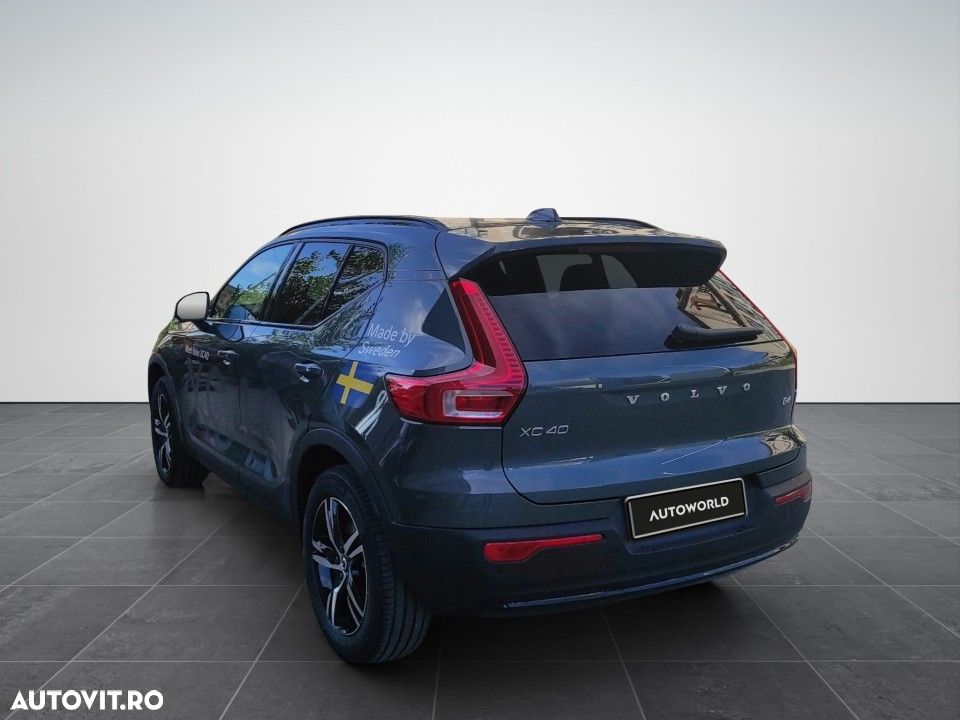 Volvo XC 40 B4 AT FWD MHEV Plus Dark - 4