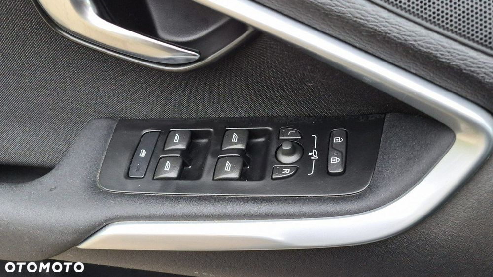 Volvo V40 D2 Momentum - 14