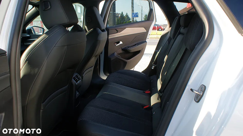Peugeot 308 Hybrid 180 e-EAT8 Allure - 24