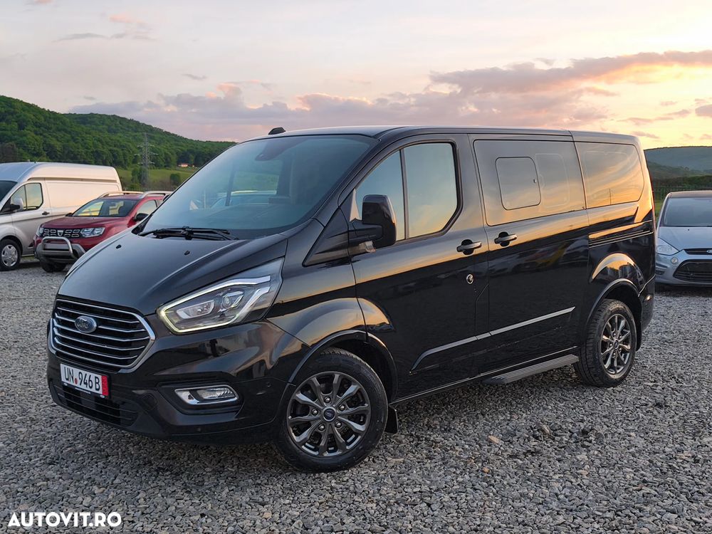 Ford Tourneo Custom - 11